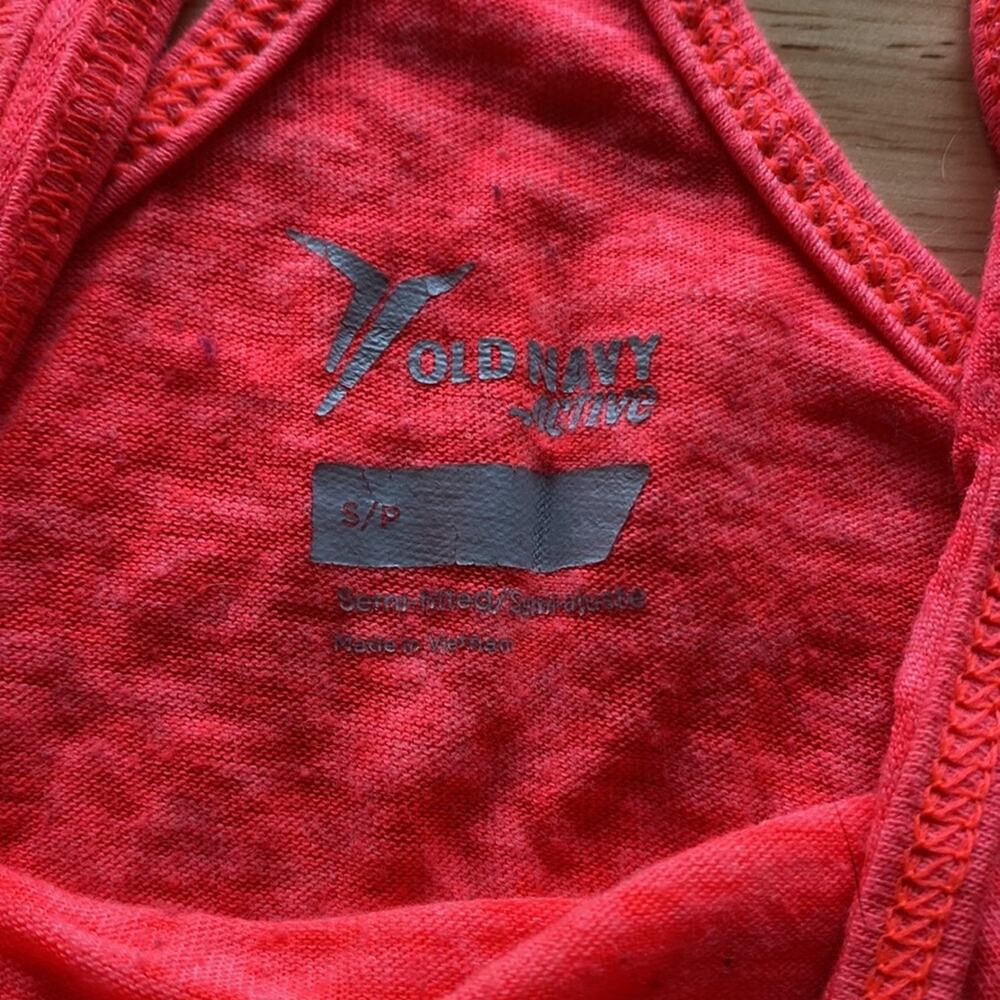 Set of 2 OLD NAVY tanks - Picture 2 of 4